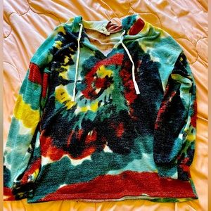 Women’s hooded pullover